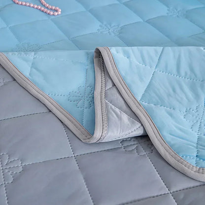ColaxKavi Breescape™ Cooling Blanket for Night Sweats & Menopause